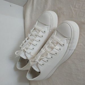 Converse Women's Chuck Taylor All Star Vintage White Leather Sneakers